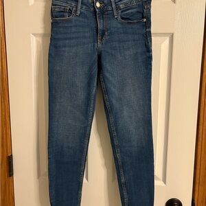 Old Navy Women's Skinny Jeans in Medium Blue